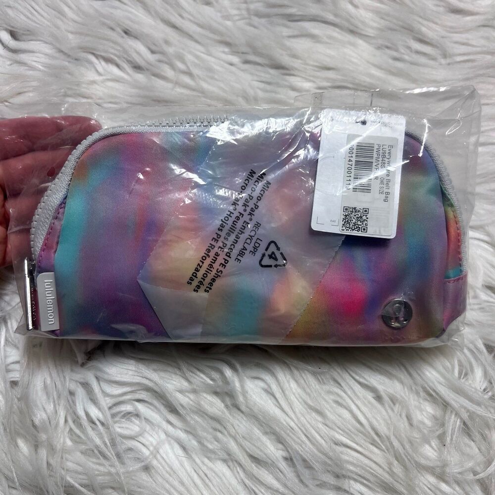 Belt Bag lululemon : rainbow psychedelic
